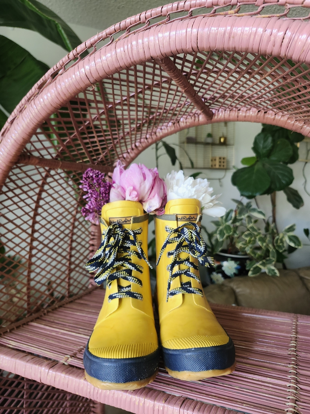 Yellow Waterproof Lace-Up Rain Boots By WindRiver 7.5 - Picture 3 of 4